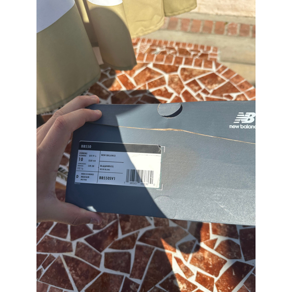 New balance 550 panda bb550sv1 size 10 men - Picture 3 of 5